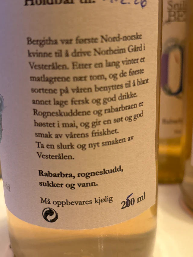 Økologisk vin av Rabarbra og rogneskudd - Snille Bergitha